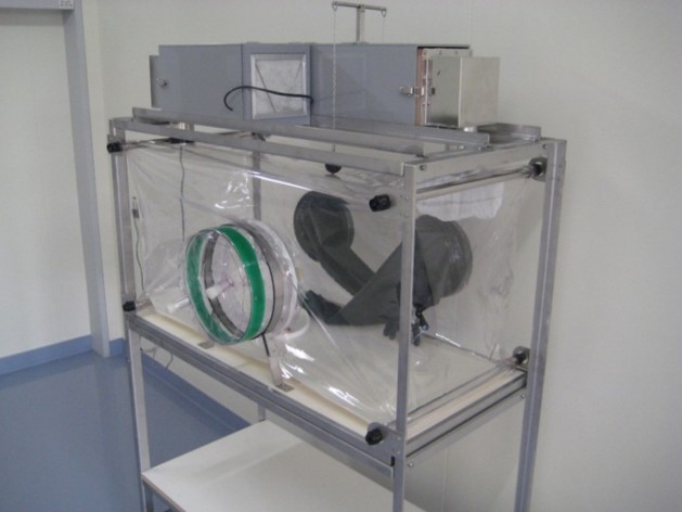 感染実験用陰・陽圧型小型ビニールアイソレータ　JV-1200